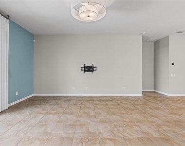 5524 107th Terrace E - Photo Thumbnail 8