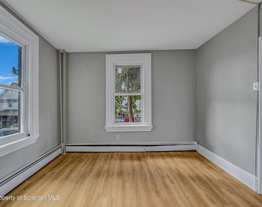 310 Oak Street - Photo Thumbnail 7