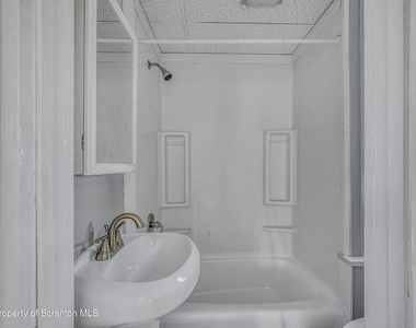 310 Oak Street - Photo Thumbnail 13