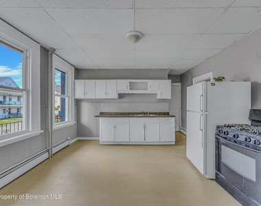 310 Oak Street - Photo Thumbnail 14