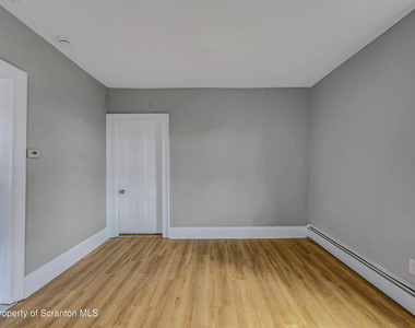 310 Oak Street - Photo Thumbnail 6