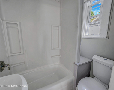 310 Oak Street - Photo Thumbnail 12