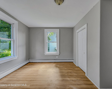 310 Oak Street - Photo Thumbnail 8