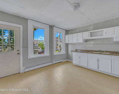 310 Oak Street - Photo Thumbnail 17