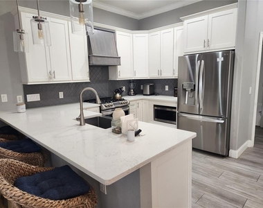 5274 Far Oak Circle - Photo Thumbnail 9