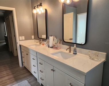 5274 Far Oak Circle - Photo Thumbnail 15