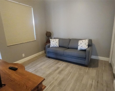 5274 Far Oak Circle - Photo Thumbnail 23
