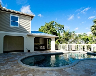 8202 17th Avenue W - Photo Thumbnail 12