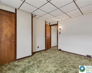 216 W Bertsch Street - Photo Thumbnail 8