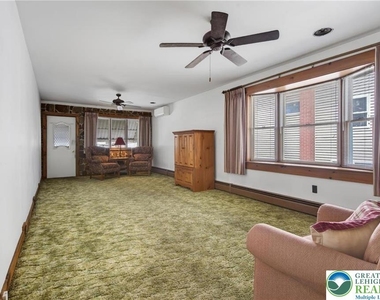 216 W Bertsch Street - Photo Thumbnail 2