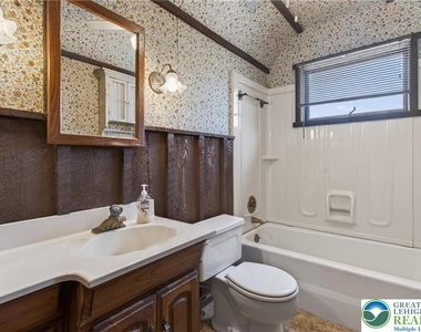 216 W Bertsch Street - Photo Thumbnail 10