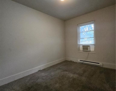 713 W Gordon Street - Photo Thumbnail 2