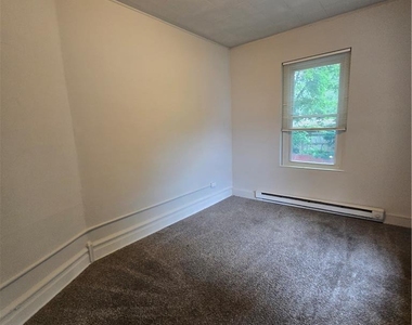 713 W Gordon Street - Photo Thumbnail 3