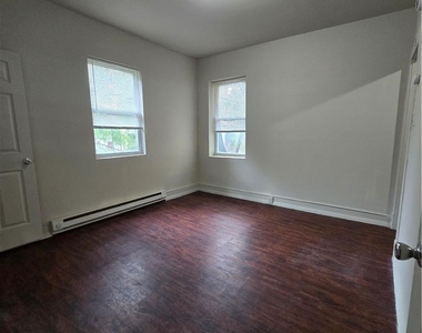 713 W Gordon Street - Photo Thumbnail 1