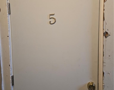 713 W Gordon Street - Photo Thumbnail 6