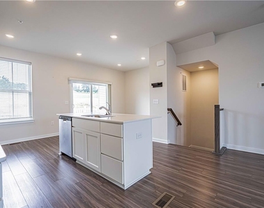 7640 Clayton Avenue - Photo Thumbnail 7