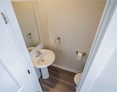 7640 Clayton Avenue - Photo Thumbnail 10