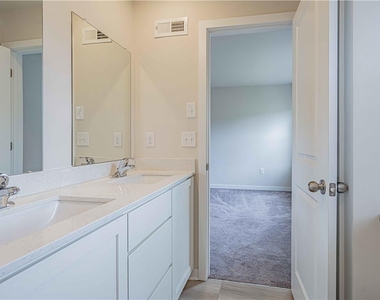 7640 Clayton Avenue - Photo Thumbnail 19