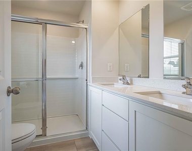 7640 Clayton Avenue - Photo Thumbnail 17