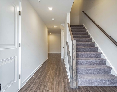 7640 Clayton Avenue - Photo Thumbnail 1