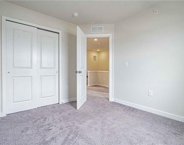 7640 Clayton Avenue - Photo Thumbnail 23