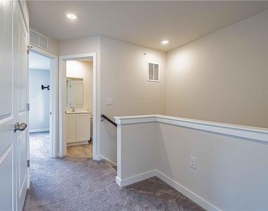 7640 Clayton Avenue - Photo Thumbnail 12