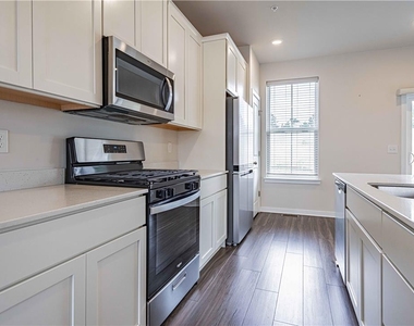 7640 Clayton Avenue - Photo Thumbnail 6
