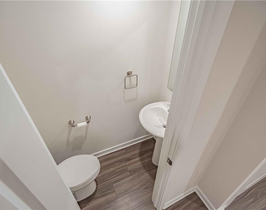 7640 Clayton Avenue - Photo Thumbnail 4