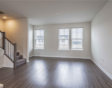 7640 Clayton Avenue - Photo Thumbnail 5