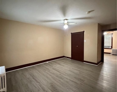 916 N New Street - Photo Thumbnail 10