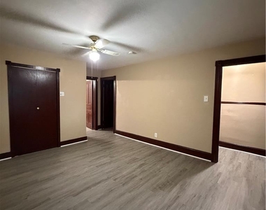 916 N New Street - Photo Thumbnail 11