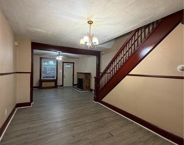 916 N New Street - Photo Thumbnail 4