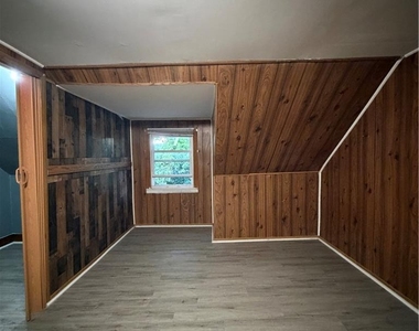 916 N New Street - Photo Thumbnail 14
