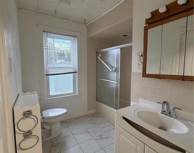 916 N New Street - Photo Thumbnail 13