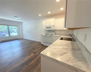 811 Itaska Street - Photo Thumbnail 7
