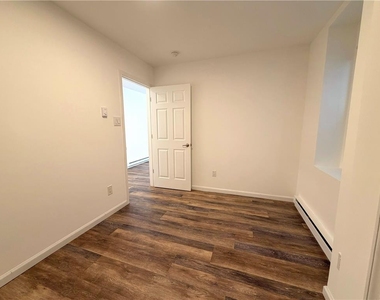 811 Itaska Street - Photo Thumbnail 14