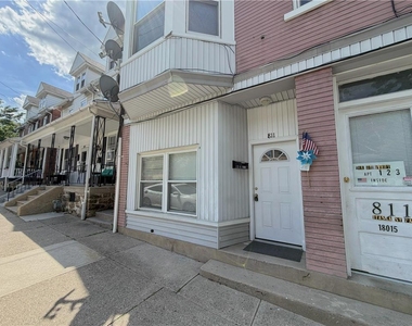 811 Itaska Street - Photo Thumbnail 2