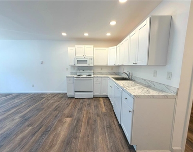 811 Itaska Street - Photo Thumbnail 6