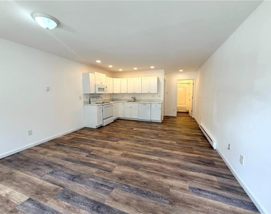 811 Itaska Street - Photo Thumbnail 3