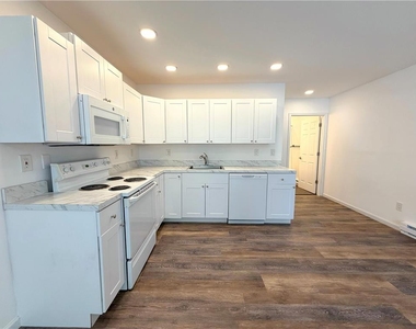 811 Itaska Street - Photo Thumbnail 5