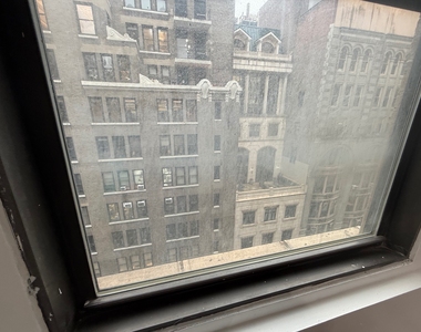 255 West 36th Street - Photo Thumbnail 5