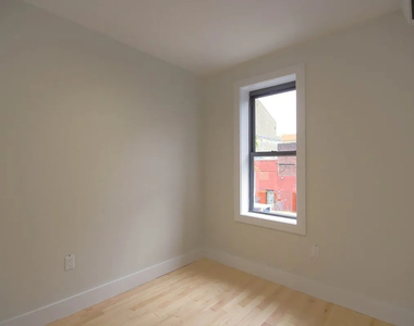 867 Metropolitan Avenue - Photo Thumbnail 5