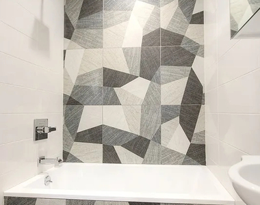 867 Metropolitan Avenue - Photo Thumbnail 9