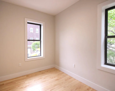 867 Metropolitan Avenue - Photo Thumbnail 4