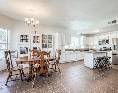 10904 Duster Drive - Photo Thumbnail 15