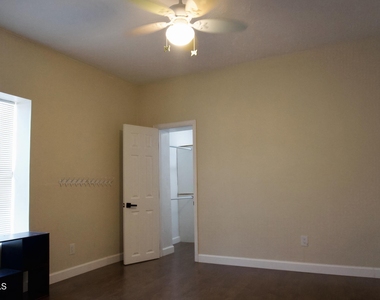 9401 Pavo Lane - Photo Thumbnail 30