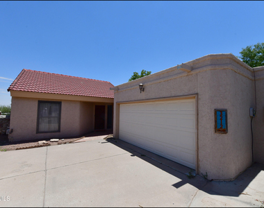 3212 Canyon Point Lane - Photo Thumbnail 1