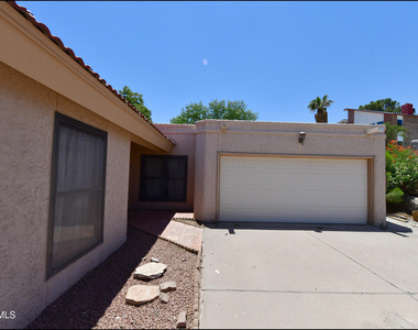 3212 Canyon Point Lane - Photo Thumbnail 2