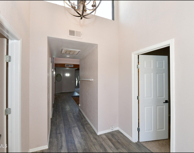 3212 Canyon Point Lane - Photo Thumbnail 4