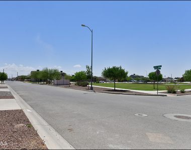 6933 Copper Town Drive - Photo Thumbnail 45